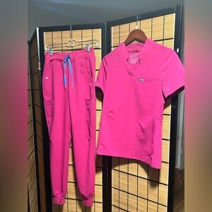 FIGS XS Scrub top and jogger pants (Raspberry Sorbet)